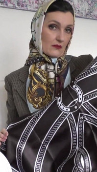 Tâche quotidienne coquine pour ma salope en satin, Lady Victoria Valente