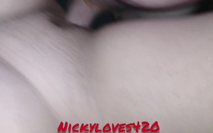 Nickyloves: Konec volební noci s výstřikem na můj zadek