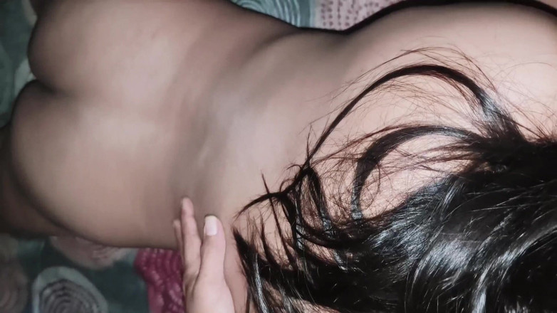 Desi Natalie: Thai-massage blowjob