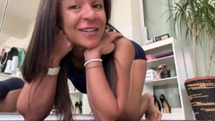 Arahan pinggir MILF berpantat besar percuma