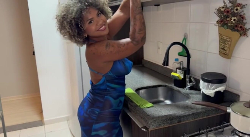 Dom Igor: Scopando questa calda ragazza a una festa della figliastra