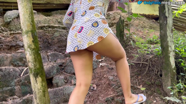 MeGanSxx: Jardinero Me Folla Mientras Mi Marido No Esta En Casa...
