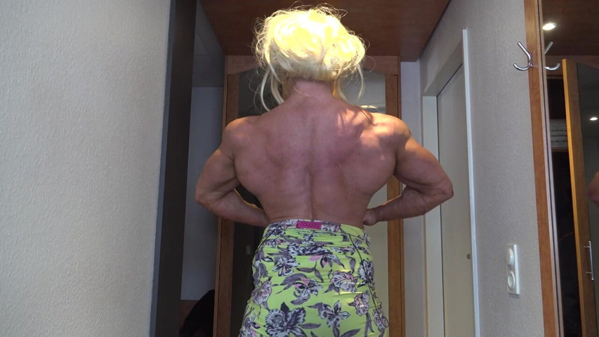 World Class Muscle (Lisaxxxcross)