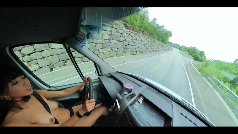 DaringKiara: 裸体驾驶
