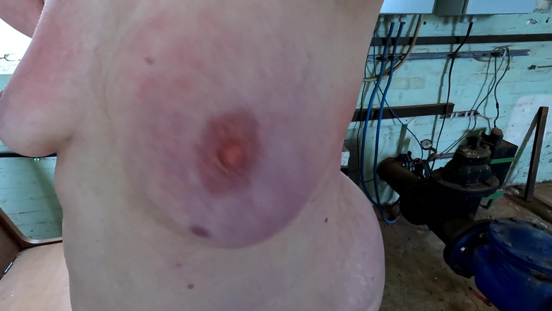 Bouncy Tits Action: Alternating Vagina and Tits Beating in the Workshop