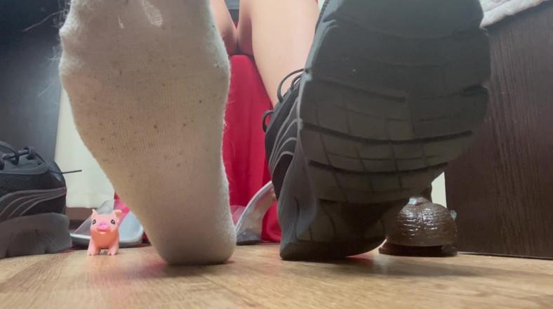 Skinny_lady69: POV Pokorné uctívání ponožky paní Po dlouhém dni