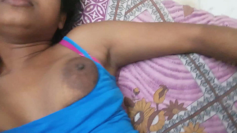 AmpleOunce283: Mi-am prins sora vitregă masturbându-se la porno la miezul nopții -...