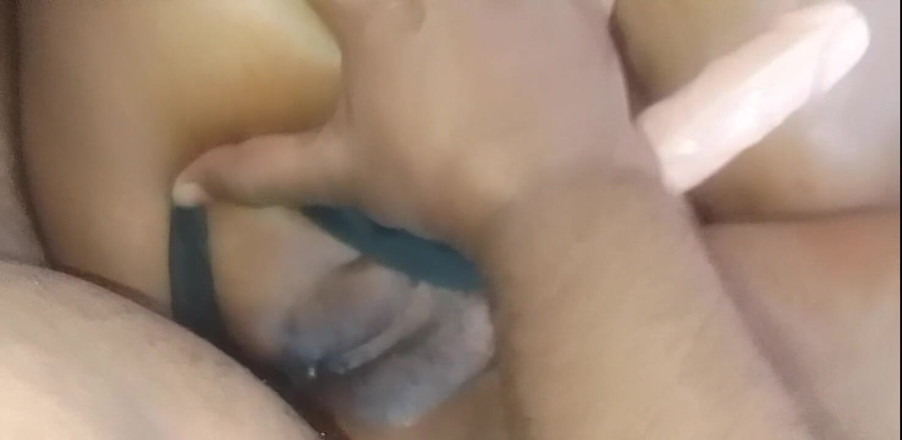 DFLOW69: アナルを指で愛撫し、ストラップをつけながらアナルで突かれました