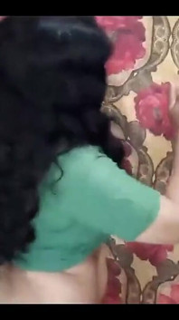 美丽的印度妻子裸体跳舞