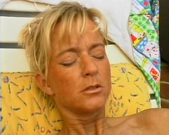 BB Video - Old School: 야외에서 자연의 거유 금발과 섹스하는 독일 밀프 아마추어