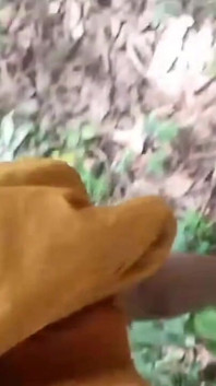 La moglie è stata scopata da qualcuno che è venuto a pulire il giardino mentre il marito era al lavoro