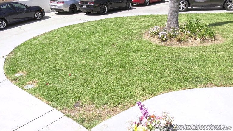 Cuckold Sessions: BBC slut Penny Pax gives acces to all her holes -...