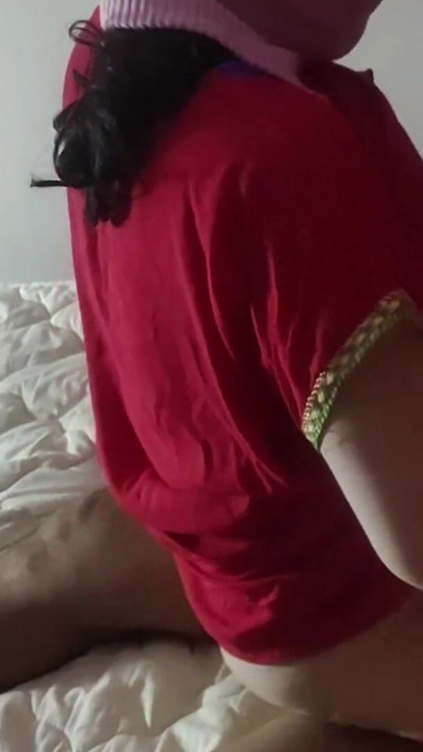 Basant: Большие сиськи мадам Оум Ахмед