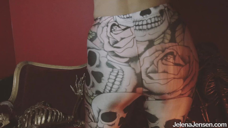 Jelena Jensen: Jelena Jensen Skeletons