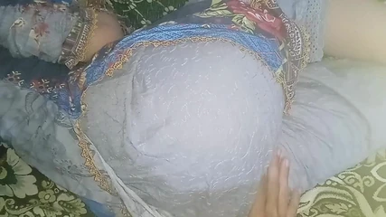 SuperIndian456: A Desi Housewife Fucked in a Lonely House by Her...