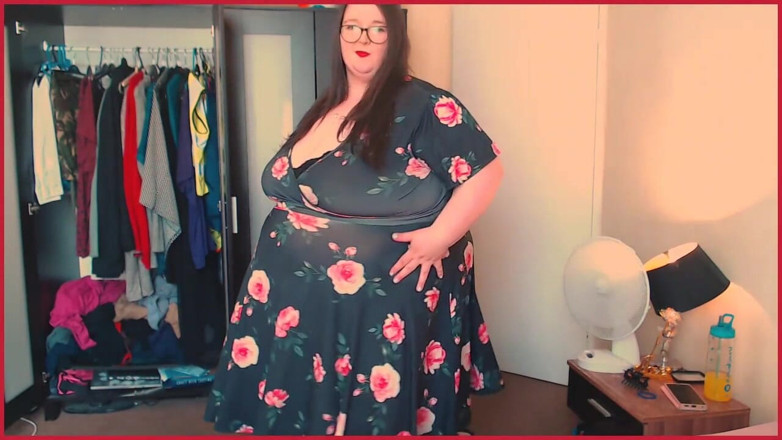 SSBBWLadyBrads: SSBBW sliter kläder som inte passar kroppen
