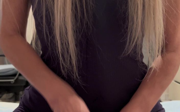Nofaceblonde: Evde yalnızdık üvey kız kardeşim