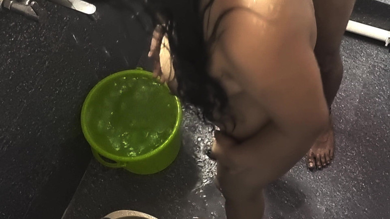 Realsexhub: Nisha si tante seksi india dientot habis-habisan sama pacarnya
