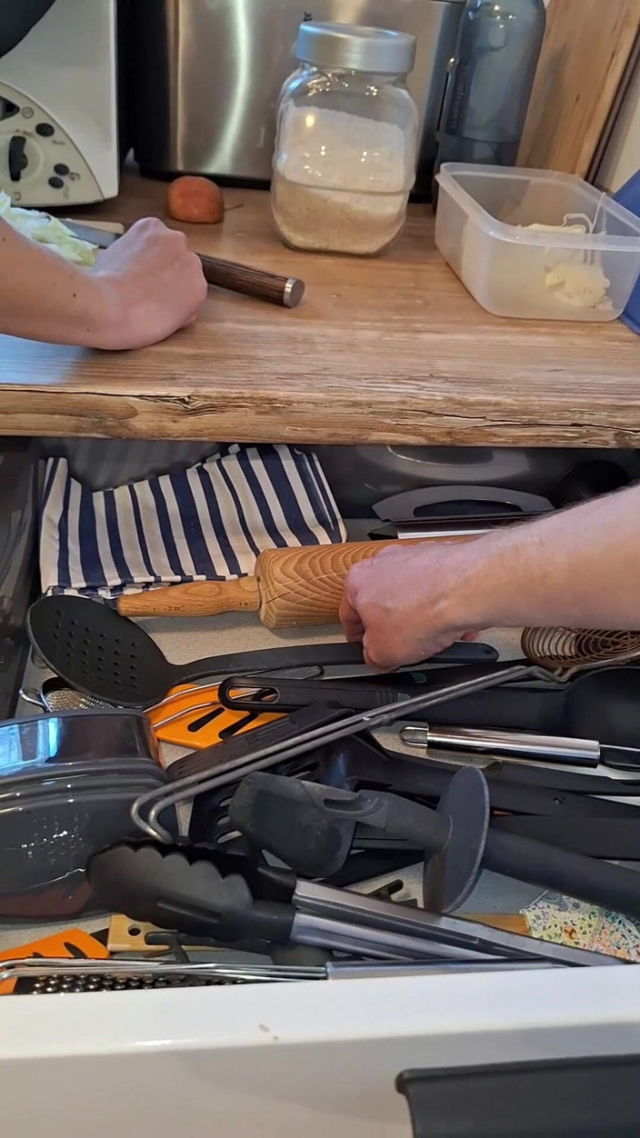 Mr_MrsRealCoupleX: Keuken ruige neukpartij milf kreunt veel tijdens het spuiten, kontneuken,...