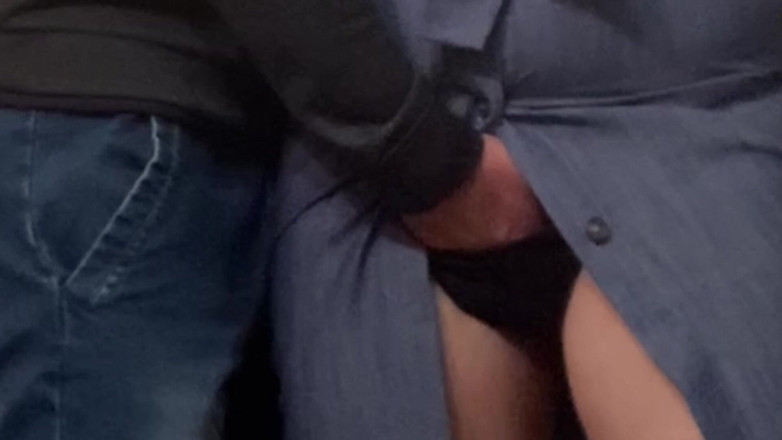 Niki studio: Странный старик-извращенец в метро играет с моей киской