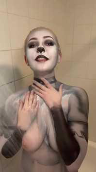 Cosplay Loona Wolf удаление бодиарта и игра с сиськами