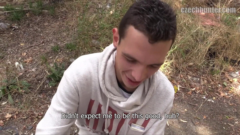 Czech Hunter: Il cacciatore ceco offre al barista rotto 'ca'sh per un pompino...