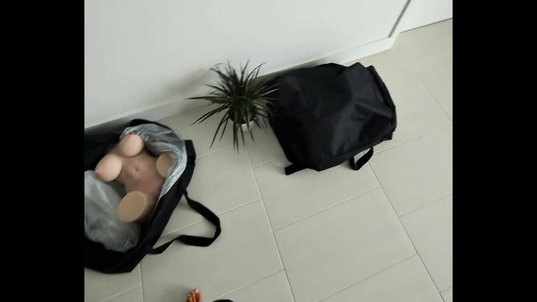 Chokobanana: La donna delle pulizie mi ha sfidato a scopare sia...