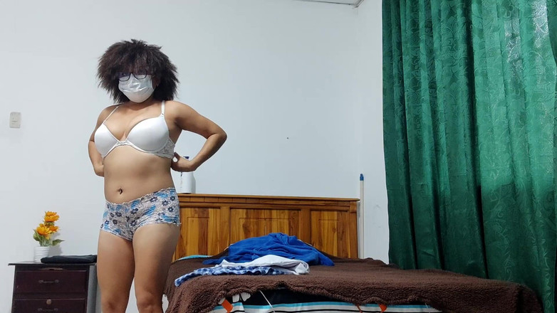 NEGRITA SEXY: Porno étudiant flirtant ! C’est une porno maison à forte poitrine enthousiaste