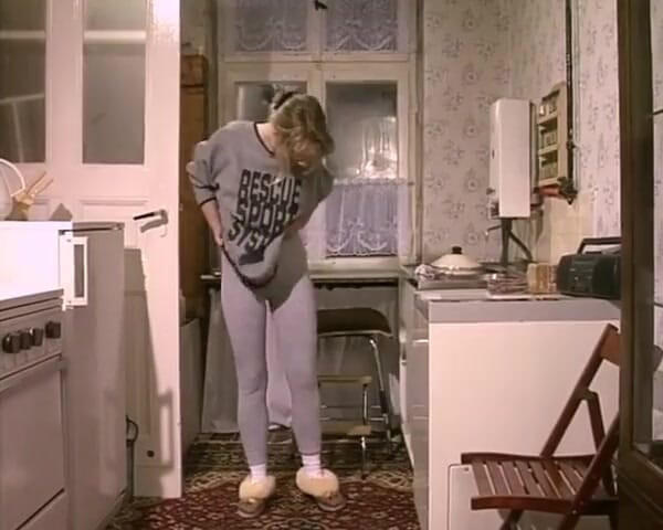 YOUR FIRST PORN: Německé hospodyně - Wichsort Kitchen