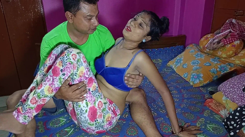 Bengali-coupel: India bengalí Pinki Vabi en Davor y priyod