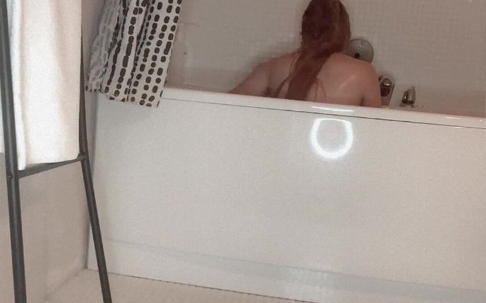 FinDom Goaldigger: Sous la douche, sans lunettes