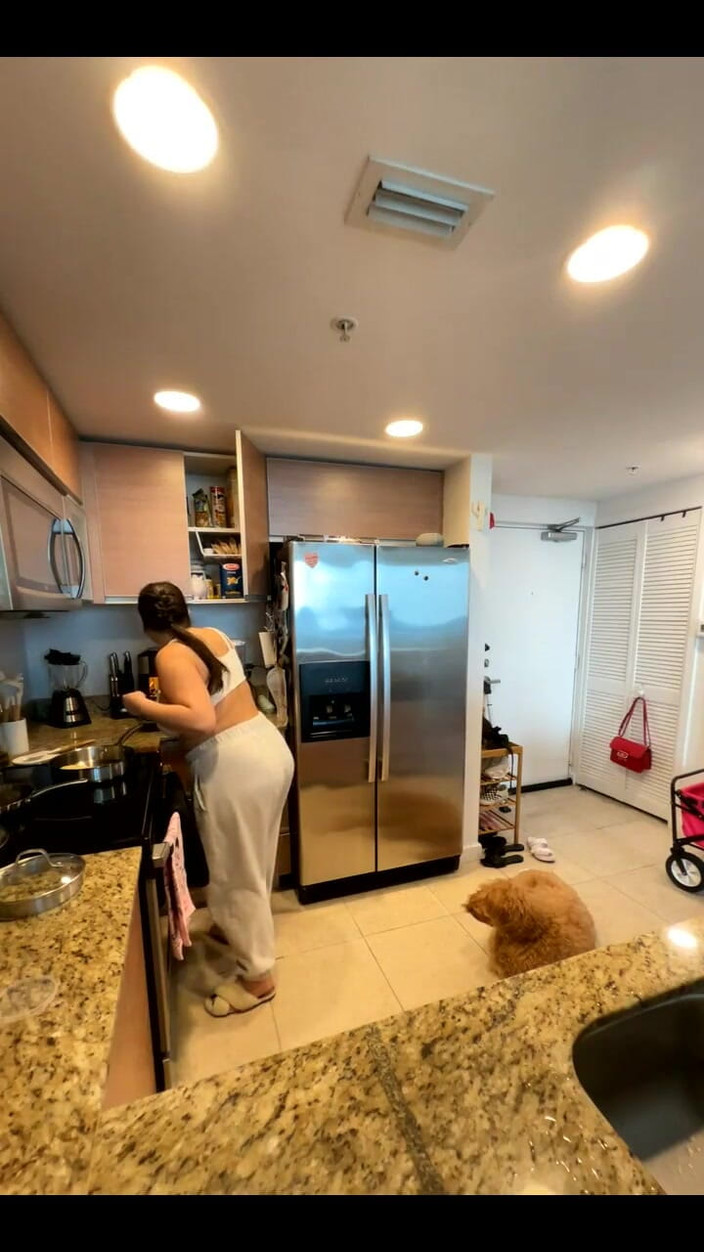 Dani Valentina: Привет, детка!