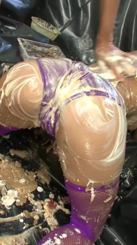 Horny apprentice gets cake spread on her butt