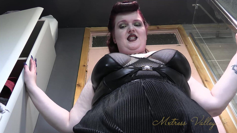 Mxtress Valleycat: Worship or Be Flattened