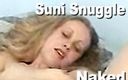 Edge Interactive Publishing: Suni Snuggle y Mike Hammer con consolador rosa desnudo