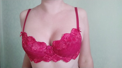 Pussy For Sperm: Tesão e quero brincar com meus peitos e mamilos duros...