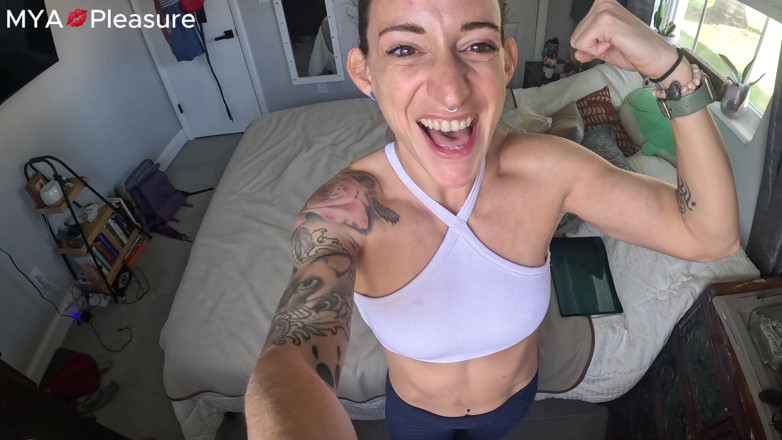 MYA Pleasure: Sollevata dalla gola poV