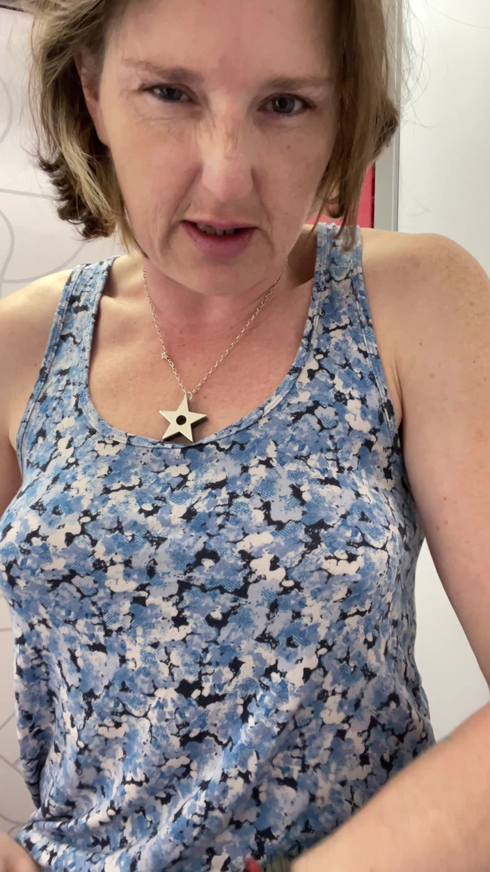 MistressWriggler: Starting to Strip on a Birthday Shopping Trip- Filming Fail