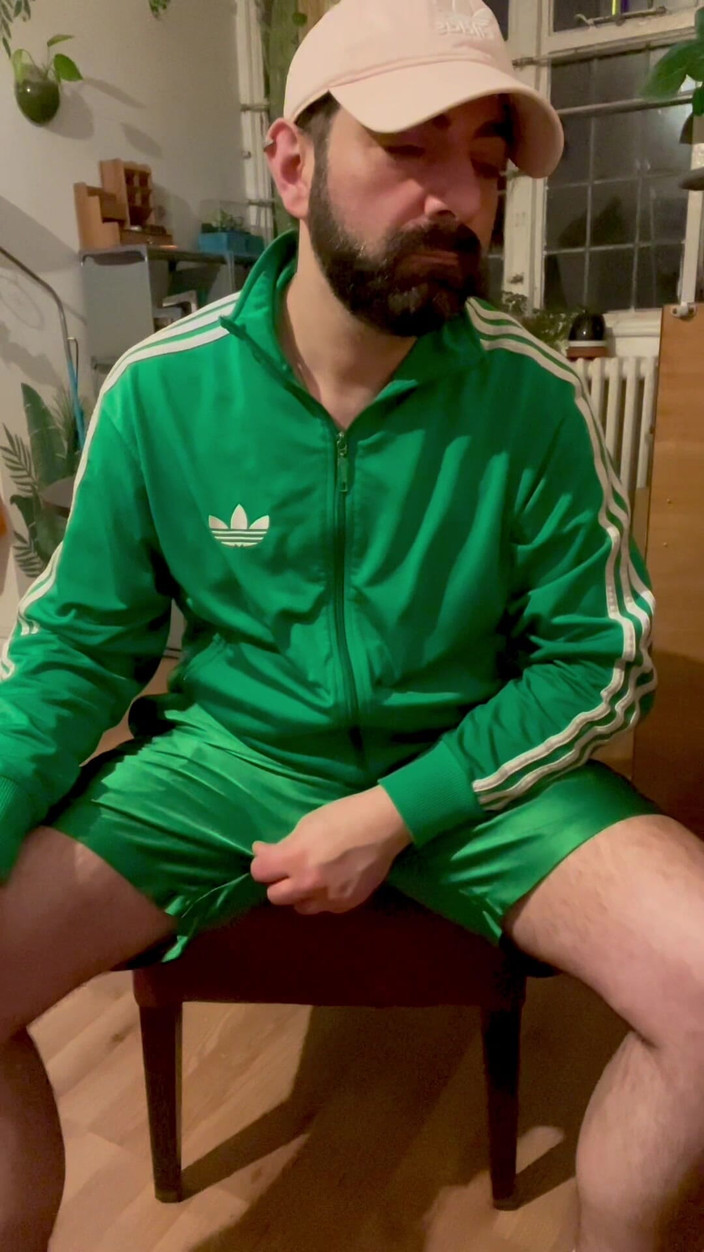 Lextalon: Дрочка руками з великою кількістю сперми