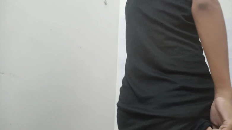 desigirl93: 털이 무성한 덤불을 보여주는 섹시한 펀자브 바비