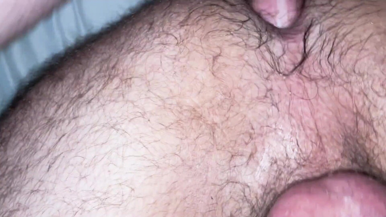 Dude_Spunk: Esta puta cachonda volcada