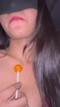 Boquete de pirulito muito quente da namorada de Delhi! Indiana menina de 18 anos