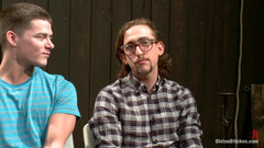 Divine Bitches by Kink: Pertandingan daging hamba baru secara langsung!