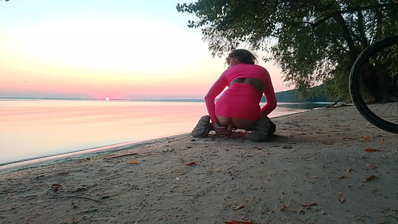 MilaFemboyUA: Penetrare la răsărit