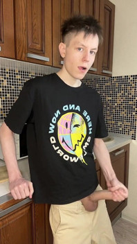 Young Twink's Gushing Cum Delight