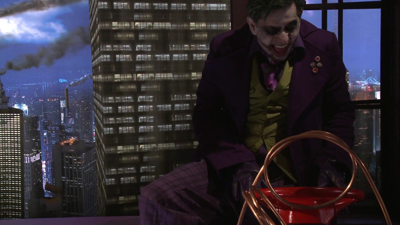 CBD Media: Batman Robin Catwoman și Joker fac sex în grup cu blonde tinere țâțoase