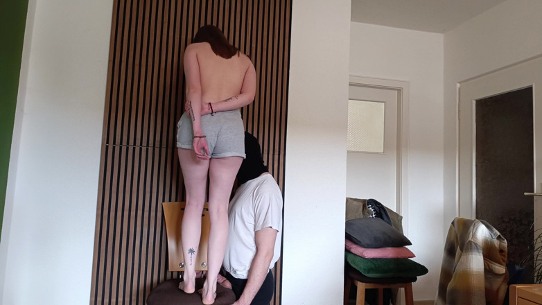 GermanBallsBusted: Barfu Trample