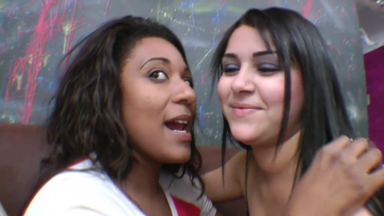 FetishKing: Kissing Girls