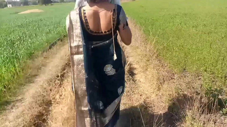 Ritu: uski patni ne apni choot dikhaee