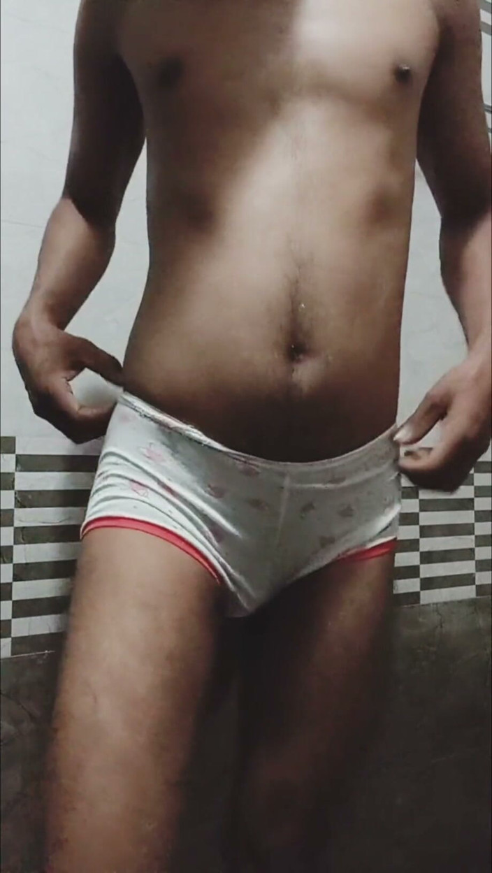 Muskbe11: My Happy Panty Show